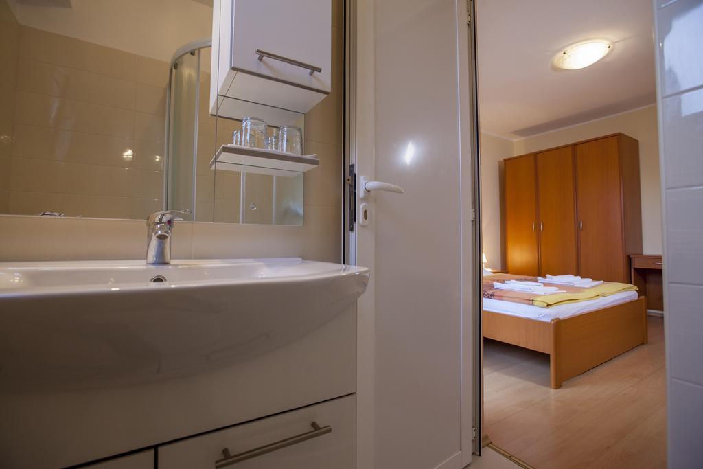 Ban Apartment *